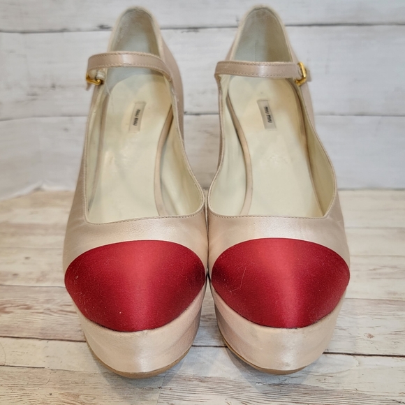 Miu Miu champagne satin platform Mary jane heels with scarlet captoe - Picture 4 of 15